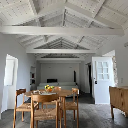 A Casa Da Lapa - Trails & Nature Views Vakantiehuis *